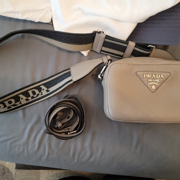 Prada Vitello Daino Soft Camera Bag - Picture 3 of 15
